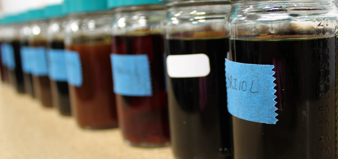 Control of the amount of free molecular iodine in iodine germicides